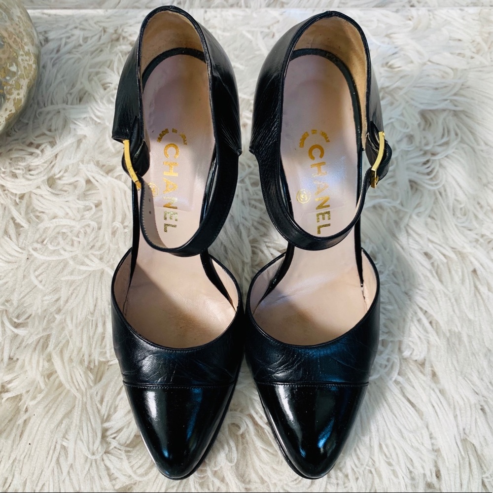 Vintage CHANEL Two Tone Leather and Patent PUMPS